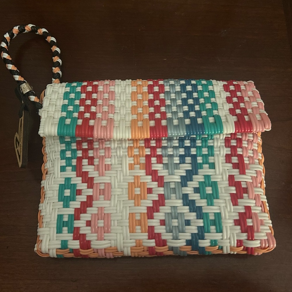 Maria Victoria wristlet
